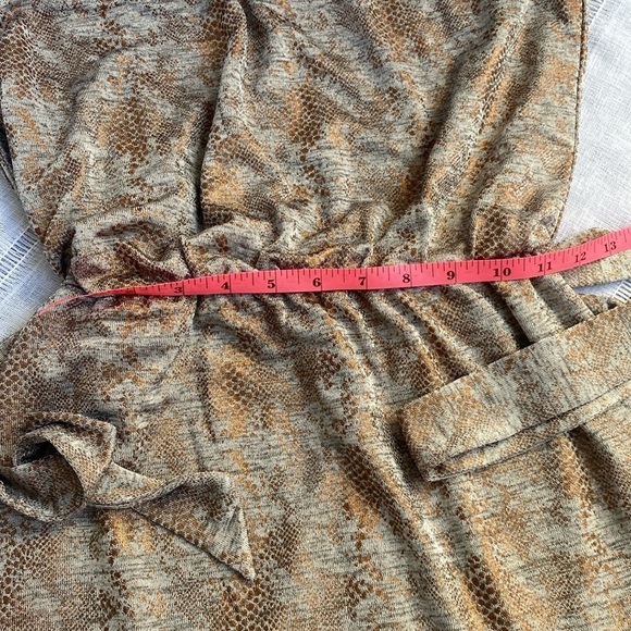 White House Black Market NWT snake skin print mini dress. - Picture 11 of 13